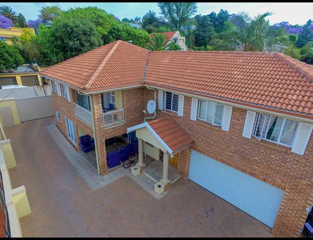 4 BEDROOM HOUSE FOR SALE IN KENSINGTON